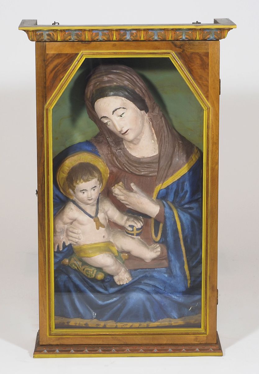 Scultura In Cartapesta Dipinta Raffigurante Madonna Con Bambino Entro