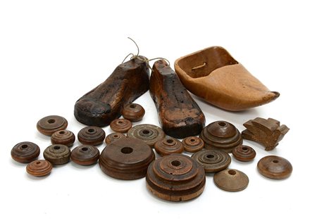 Lotto di oggetti vari in legno-ENA lot of various wooden items