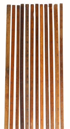 Lotto composto da dodici misure in legno-ENTwelve wooden measures
