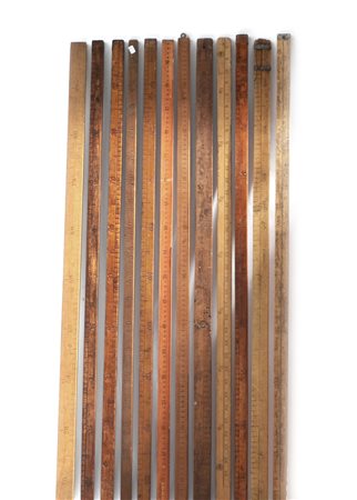Lotto composto da dodici misure in legno-ENTwelve wooden measures