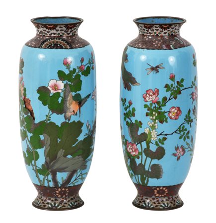 Coppia di vasi cinesi in smalto su rame altezza cm 39 fine XIX secolo difetti...