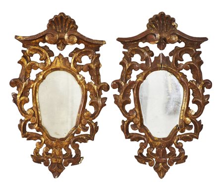 Lotto composto da 2 specchiere in legno dorato cm 57x35 Venezia, XVIII secolo...