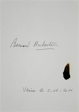 Bernard Aubertin - Senza titolo - 2011 Firma al centro bruciatura su carta...