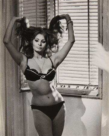 PIERLUIGI PRATURLON (1924-1999) Sophia Loren. Ieri, oggi, domani anni '60...