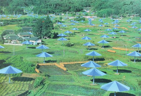 Christo The Umbrellas, Japan - USA, 1984-91, Ibaraki, Japan Site, 1991 stampa...