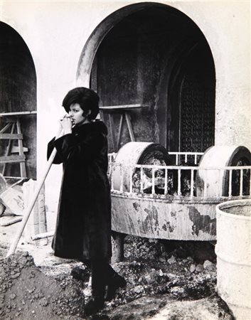 PIERLUIGI PRATURLON (1924 - 1999) Ritratto di Claudia Cardinale anni '70...
