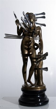 ARMAN FERNANDEZ (Nizza 1928 - Nizza 2005) "Venere con coltelli" 1998 Scultura...