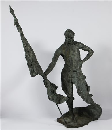 BAZZARO ERNESTO (1859 - 1937) Soldato con vessillo. Bronzo a patina verde. Cm...