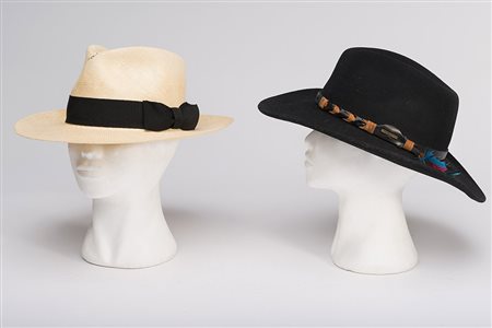 BORSALINO-STETSON Lotto di due cappelli, uno in panno nero con rifiniture in...