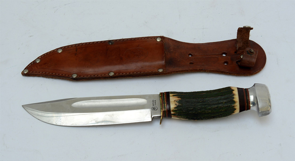 COLTELLO CON MANICO DI CORNO DI CERVO