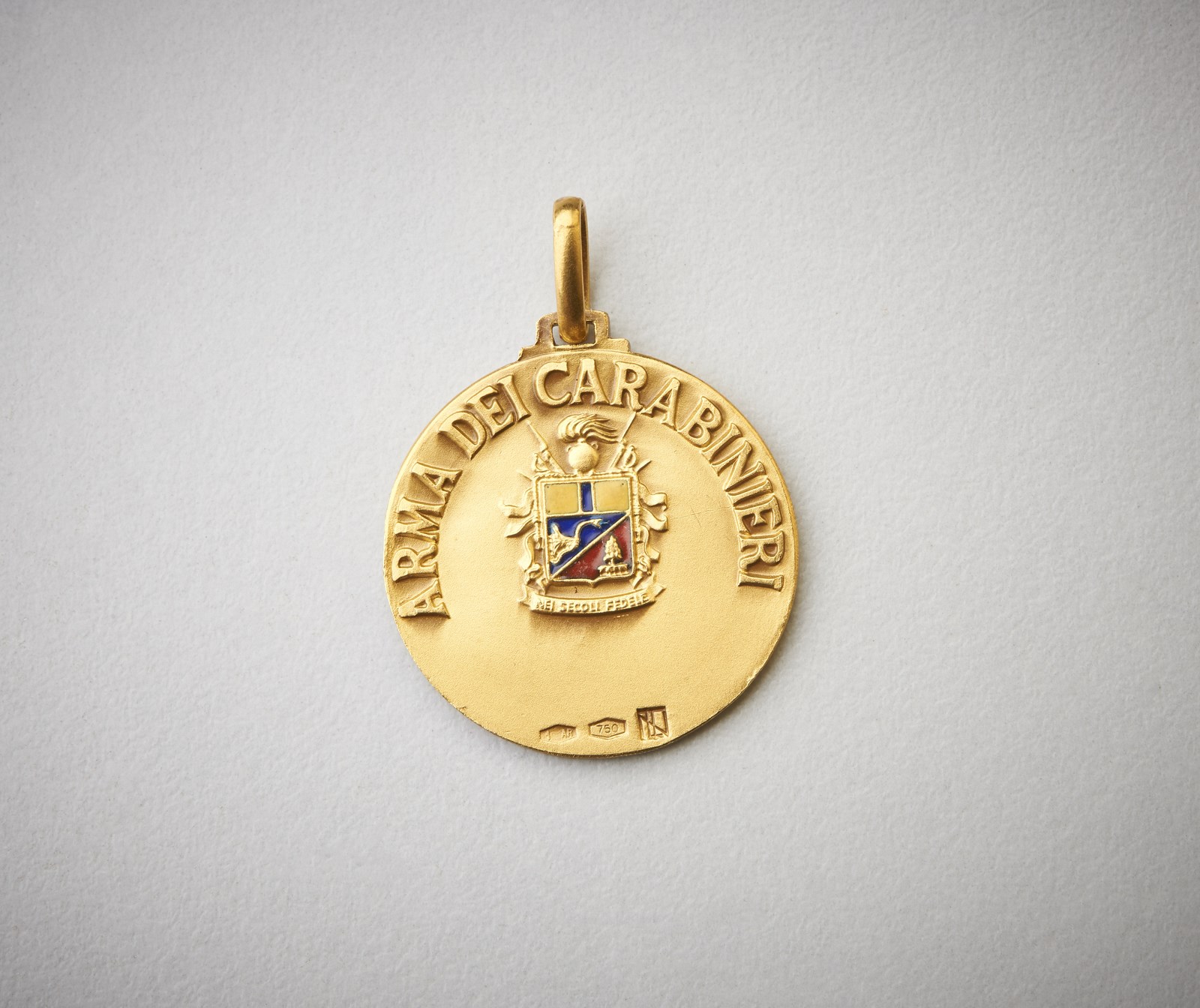 Medaglia in oro 750/1000 arma dei carabinieri. | CAPITOLIUM | ArsValue.com