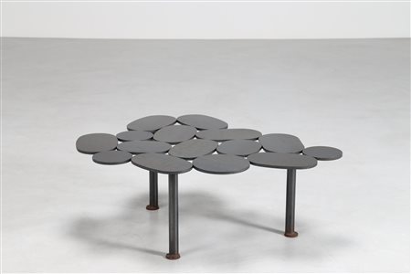 MANIFATTURA ITALIANA Tavolino scultura in ferro, anni 60. -. Cm 97,00 x 33,00...