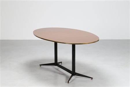 PONTI GIO' (1891 - 1979) Tavolo ovale in metallo laccato e ottone con piano...