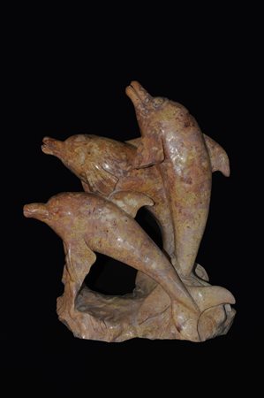 SCULTORE DEL XX SECOLO - 'DELFINI' (TRIPLE DOLPHIN) Marmo rosso, H 130 cm Red...