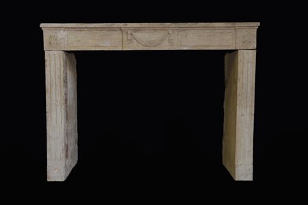 CAMINO IN MARMO, VENETO, XVIII SECOLO 104 x 150 x 35 cm AN ITALIAN MARBLE...