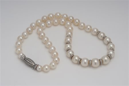 COLLANA IN ORO BIANCO, GIAPPONE PERLE COLTIVATE E DIAMANTI ad un filo di...