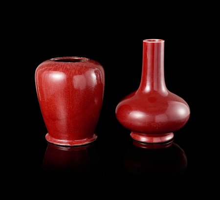 Due vasi con invetriatura sang-de-beuf Cina, sec. XX Two porcelain vases with...