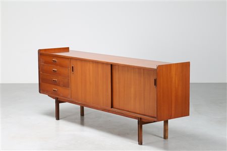 MANIFATTURA ITALIANA Sideboard in teak con porte scorrevoli e cassetti, anni...