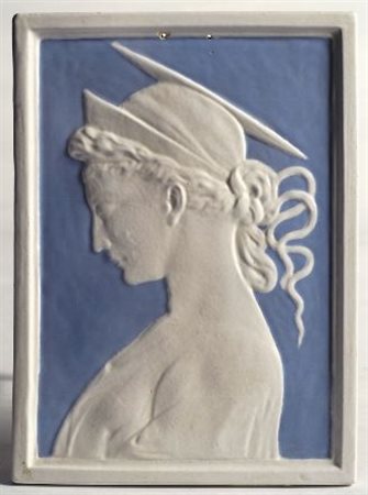 Profilo della Vergine (da Donatello) placca in porcellana bianca su fondo...