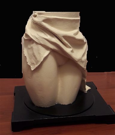 Michele Cimò "Busto femminile" - Scultura in resine - cm 32x22x20 - Firma...