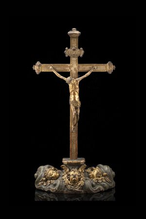 Arte dell'inizio XVIII - Cristo Crocifisso. Scultura in legno intagliato,...