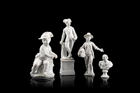 Lotto composto da tre piccole sculture in porcellana bianca di misure e...