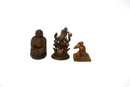 Lotto di tre figure orientali in bronzo raffiguranti Ganesh, Buddha e Budai...