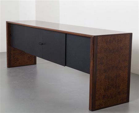 TOBIA SCARPAUna console della serie "Artona" per MAXALTO, 1975. Legno...