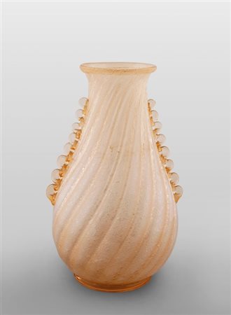 DINO MARTENS, AURELIANO TOSO Un vaso in vetro pulegoso, modello 884, anni...