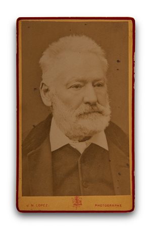 [HUGO, Victor (1802-1885)] -- Ritratto fotografico di Victor Hugo, con firma...