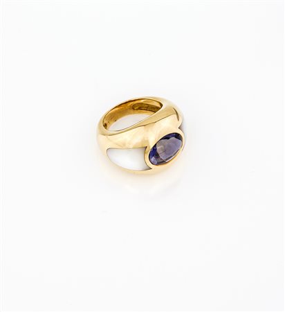 Anello in oro giallo, perle, tanzanite firmato Mauboussin Paris. Misura 9