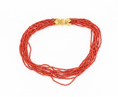 Torchon in corallo rosso mediterraneo con chiusura in oro giallo 18 kt di...