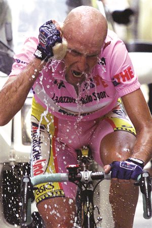 ALESSANDRO TROVATI (1971) Marco Pantani 1998 2017 C-print 70 x 100 cm...