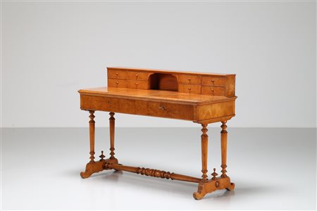 MANIFATTURA BIEDERMEIER (1815-1848) Scrittoio a due cassetti con alzata a...