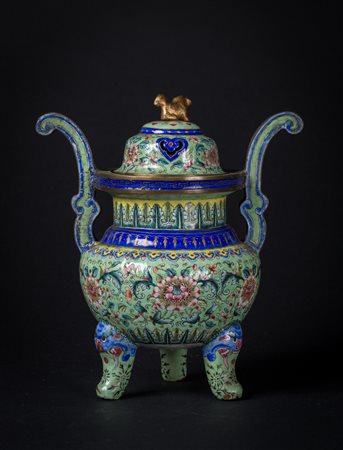 Arte Cinese Recipiente smaltato con coperchio Cina, XIX secolo . -. Cm 17,50...