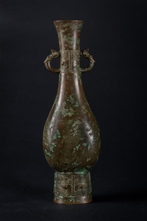 Arte Cinese Vaso in bronzo di gusto arcaistico Cina o Giappone XVI secolo. -....