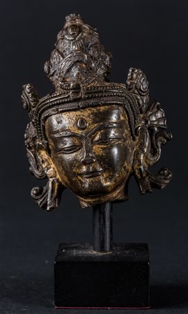 Arte Himalayana Testa in bronzo dorato raffigurante un bodhisattva Tibet...