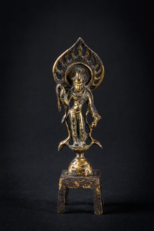 Arte Cinese Scultura in bronzo dorato raffigurante Padmapani Cina, dinastia...