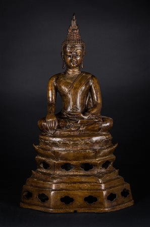 Arte Sud-Est Asiatico Fusione in bronzo raffigurante Buddha Laos, XVII secolo...