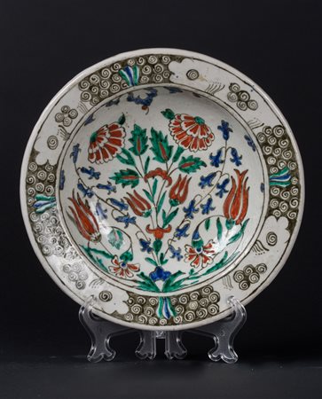 Arte Islamica Imitazione piatto Iznik in ceramica Europa, XIX secolo . -. Cm...