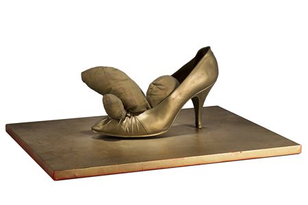 Yayoi Kusama (Matsumoto 1929 )&quot;Golden shoe with phallic form&quot; 1966...