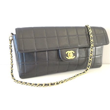 CHANEL, Chanel, borsa modello “chocolate bar” colore nero, anno 2002/2003,...