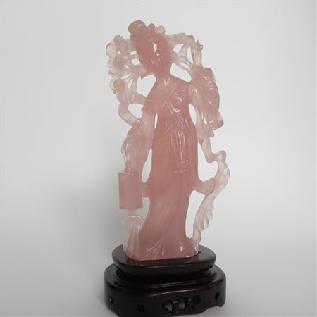 GUANYIN, Guanyin in quarzo rosa Cina XX sec. h. cm 20