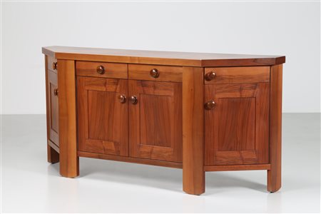 COPPOLA SILVIO (1920 - 1986) Credenza scantonata in noce per Bernini, anni...