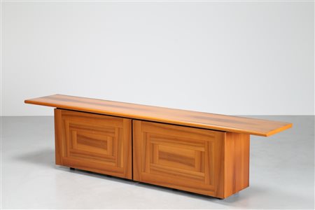 STOPPINO GIOTTO (n. 1926) Credenza in noce tanganika, mod. Sheraton per...