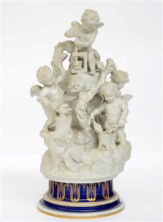 Manifattura di Sevres "Putti Allegorici", sec. XX. Gruppo scultoreo a bisquit...