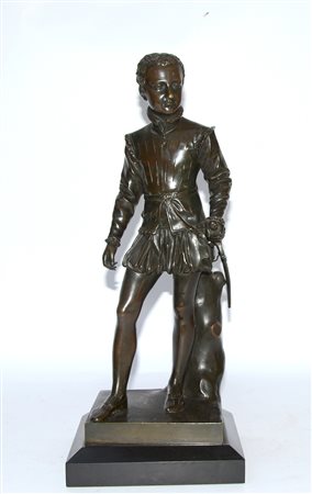 Ignoto "Nobiluomo con spada" scultura in bronzo (h cm 48) reca firma...