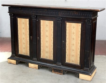 Credenza a tre ante e tre cassetti con montanti a colonna scanalata (cm...