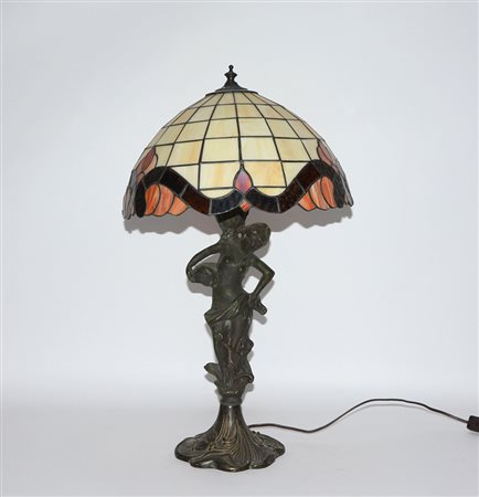 Lampada da tavolo a una luce in stile liberty, con figura femminile in...