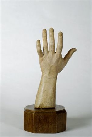 Mano (frammento di scultura) in legno dipinto, Italia meridionale, fine...